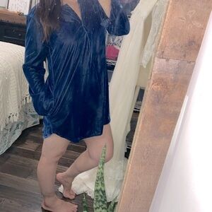 Intro blue velvet shirt dress size medium with pockets